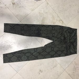 Lululemon snake print high rise leggings